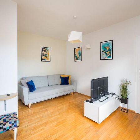 Metro Mlynow Pleasant Apartament Varsó Kültér fotó