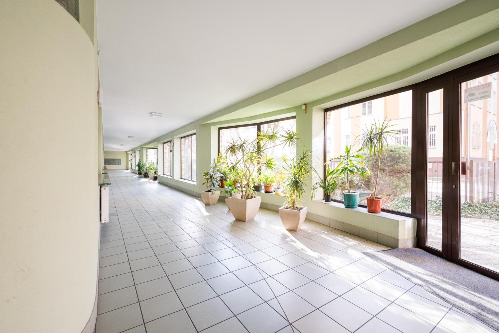 Metro Mlynow Pleasant Apartament Varsó Kültér fotó